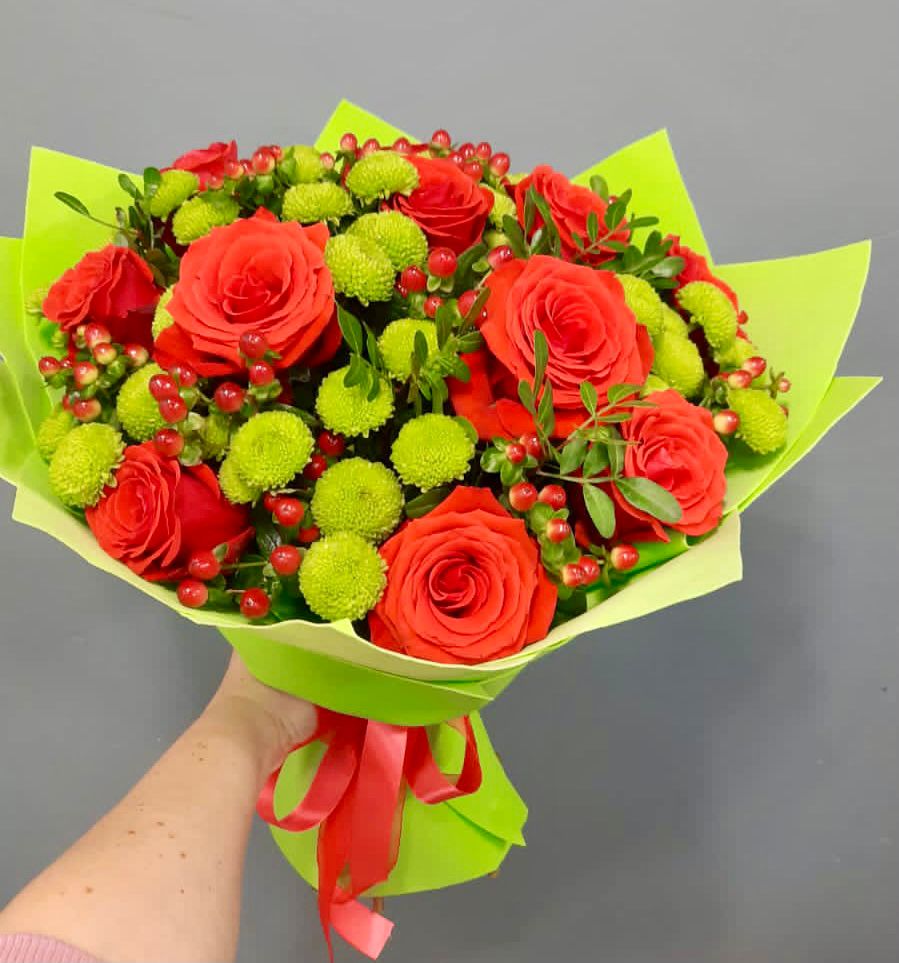 Букет цветов из: Хризантемы и Розы в Шипицыно