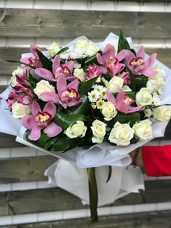 Букет цветов из: Розы и Хризантемы в Шипицыно