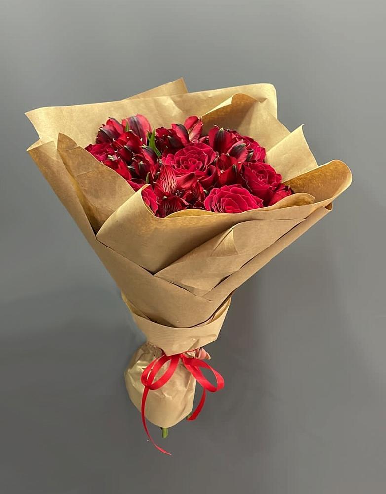 Букет цветов из: Альстромерии и Розы в Шипицыно