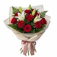Букет цветов из:  Лилии и Розы в Шипицыно