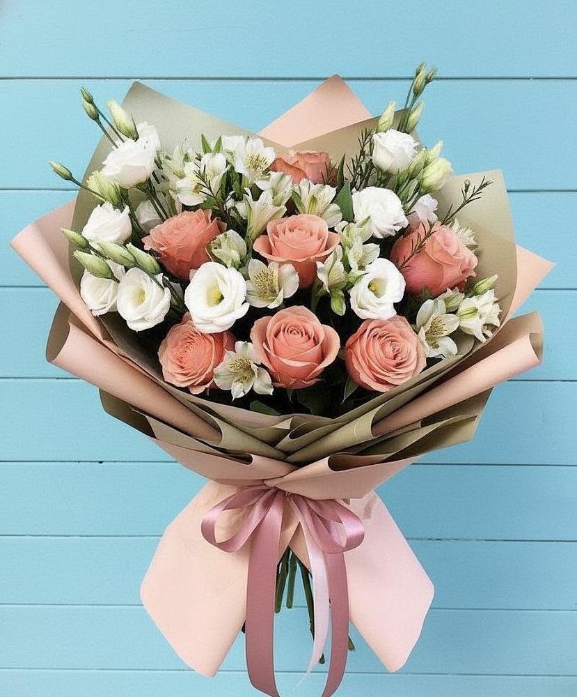 Букет цветов из: Розы, Альстромерии и Лизиантусы в Шипицыно