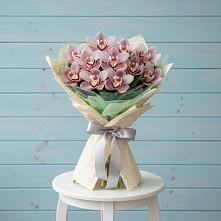 Букет цветов из:  Орхидеи и Розы в Шипицыно