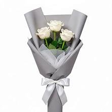 Букет 3 белые розы в Шипицыно