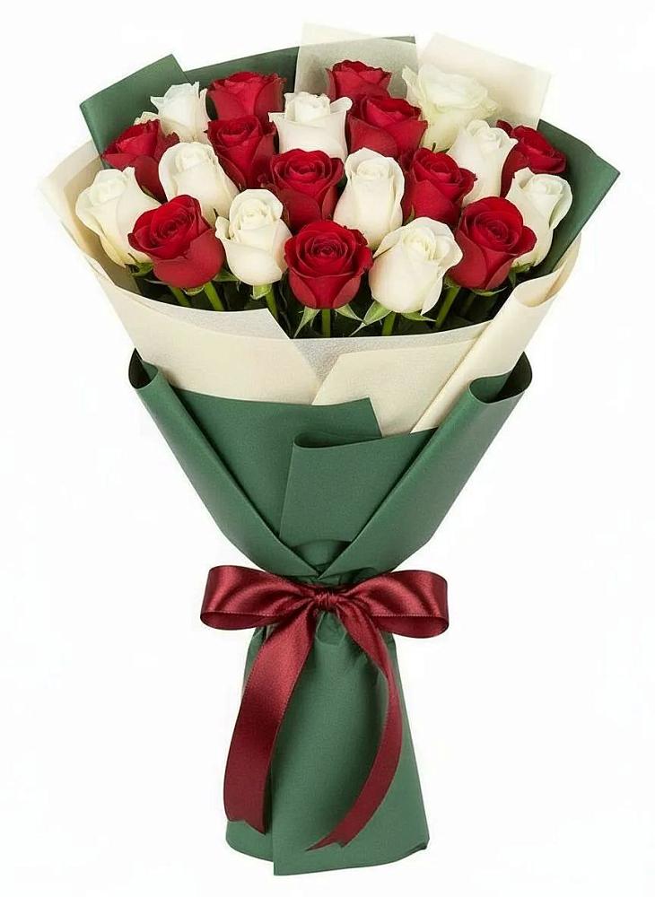 Букет Микс из красных и белых роз в Шипицыно