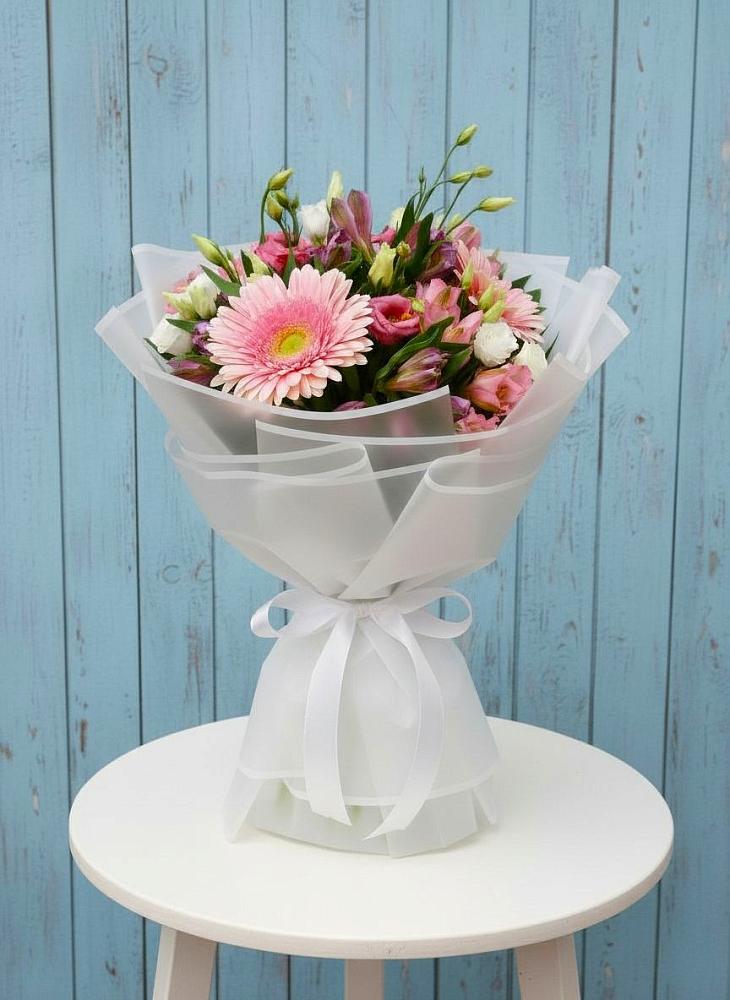 Букет цветов из: Герберы, Альстромерии и Лизиантусы в Шипицыно