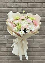 Букет цветов из:  Гвоздики, Розы, Лизиантусы и Хризантемы в Шипицыно