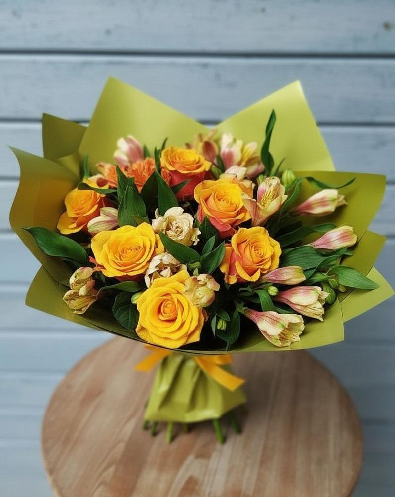 Букет цветов из: Альстромерии и Розы в Шипицыно
