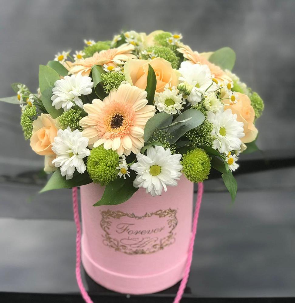 Цветочная композиция из Розы, Герберы и Хризантемы в шляпной коробке в Шипицыно