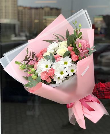 Букет цветов из: Розы, Лизиантусы и Хризантемы в Шипицыно