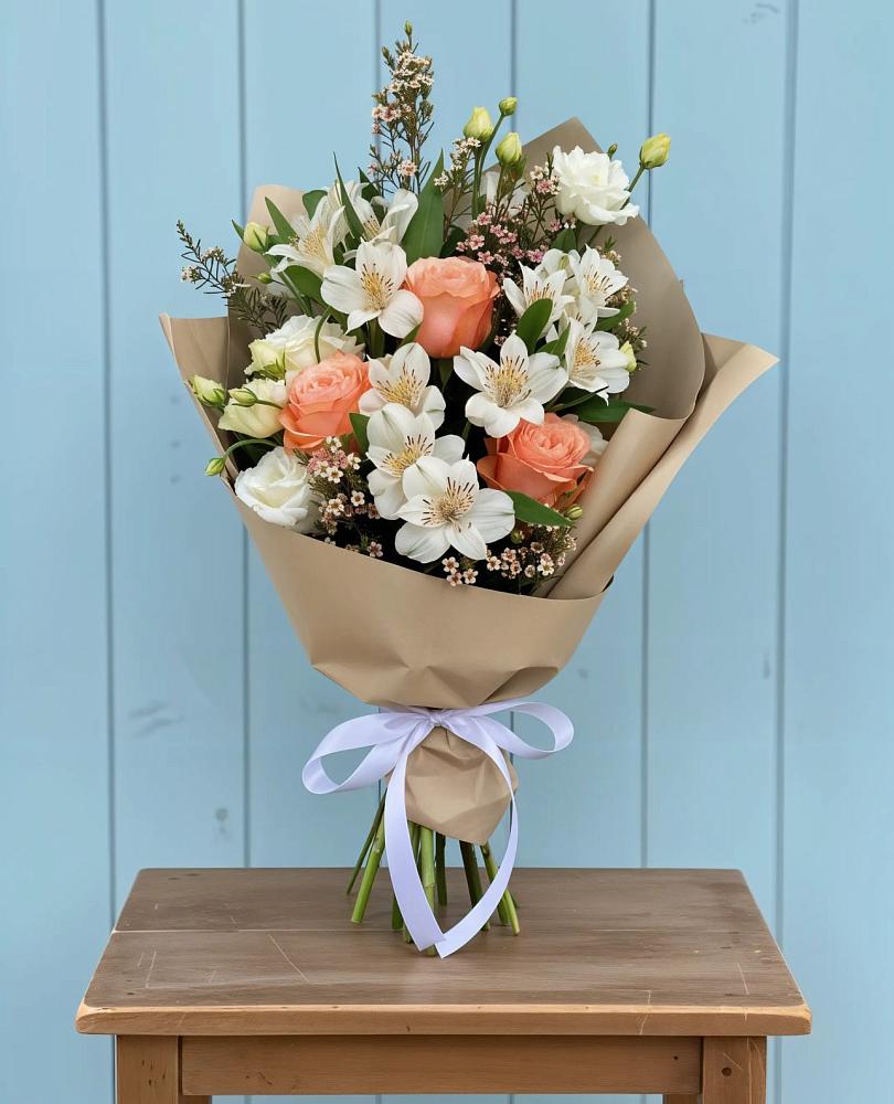 Букет цветов из: Альстромерии, Лизиантусы, Розы и Хризантемы в Шипицыно