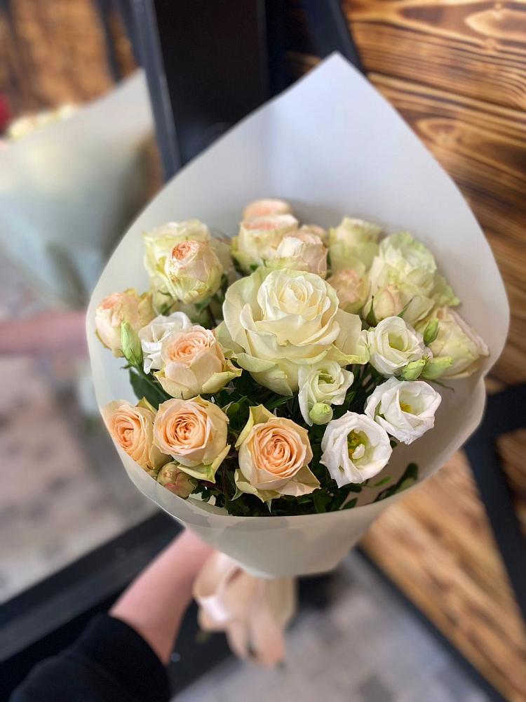 Букет цветов из: Розы и Лизиантусы в Шипицыно